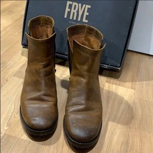 Frye Natalie Leather zippered women’s boots
